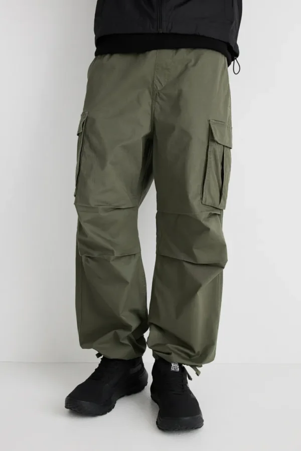 Relaxed Fit Cargo trousers - Image 3